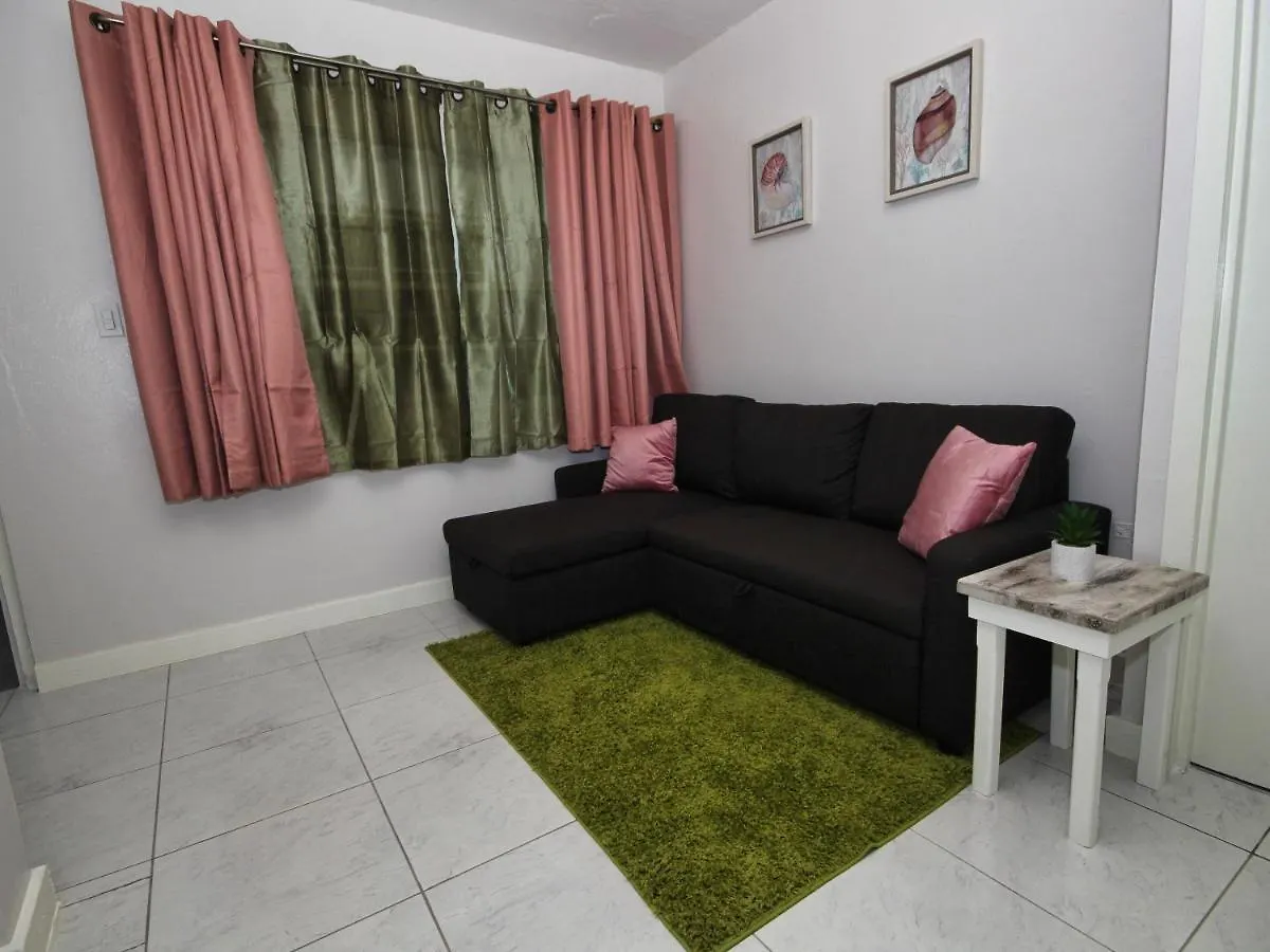 The Castle Appartement Philipsburg  Sint Maarten